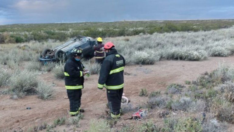 Plaza Huincul: un herido tras un choque frontal y vuelco