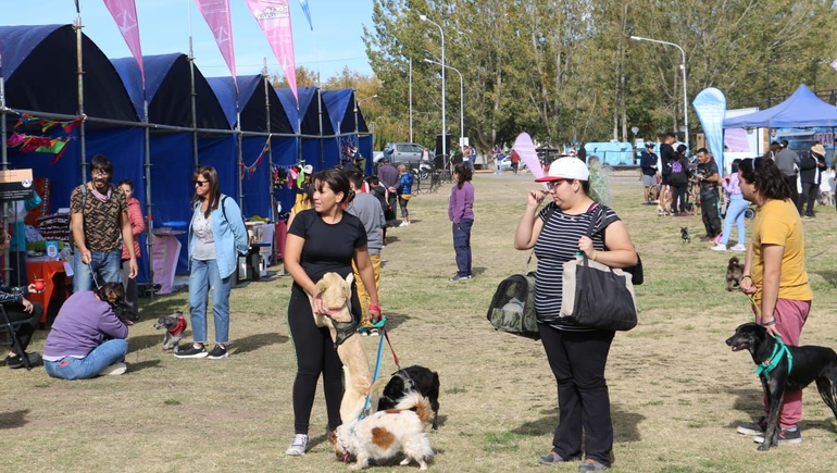 La primera Feria Animalada, un éxito en el Paseo de la Costa