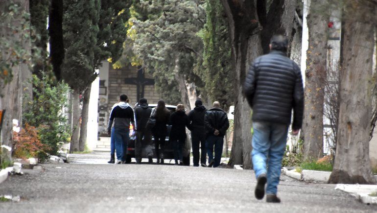 No baja la relación de muertes por COVID del total de fallecidos en la ciudad