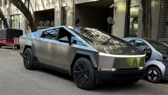La Tesla Cybertruck que mostró Coscu en sus redes sociales. Foto: X @Martinpdisalvo.&nbsp;