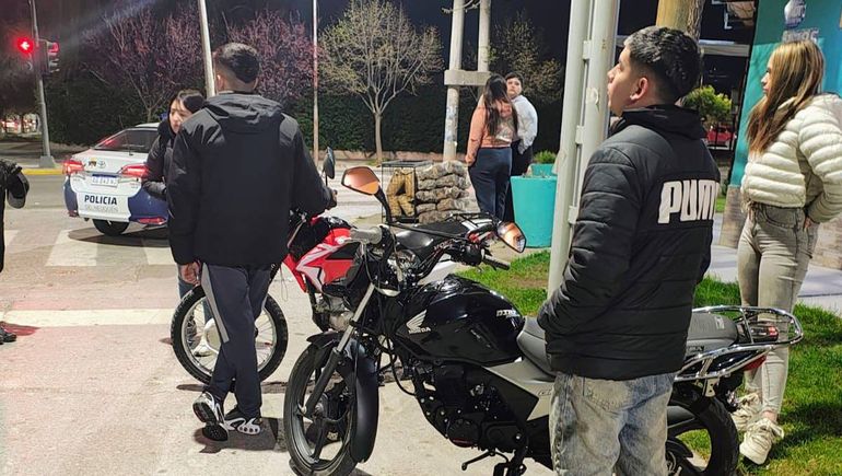 Otra vez los motoqueros en barrio Unión de Mayo