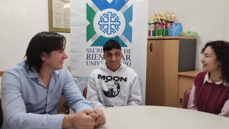 Además del deporte, Mateo estudia el profesorado de historia en la Facultad de Humanidades de Neuquén. Además del deporte, Mateo estudia el profesorado de historia en la Facultad de Humanidades de Neuquén.