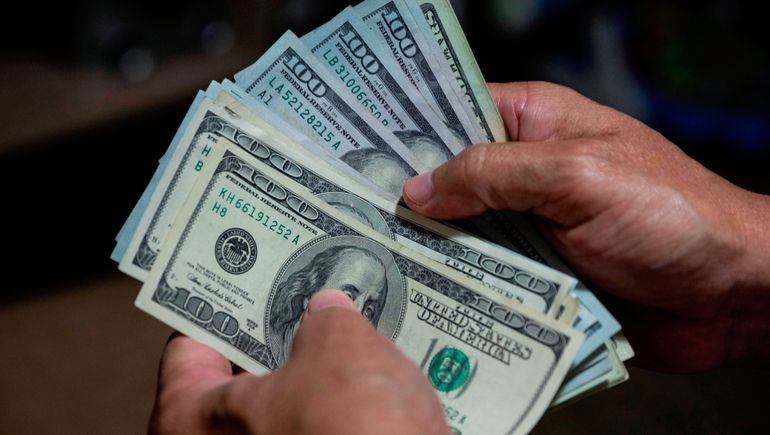 El dólar blue volvió a valores de la primera semana de enero. El dólar blue volvió a valores de la primera semana de enero.