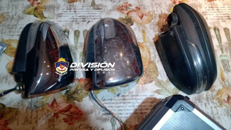 Le robaron los espejos de la camioneta y los encontró a la venta en Facebook