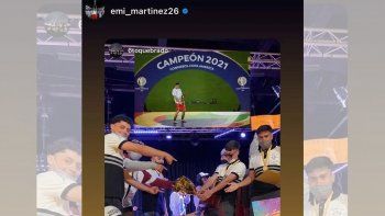 Dibu Martínez pibes neuquinos instagram