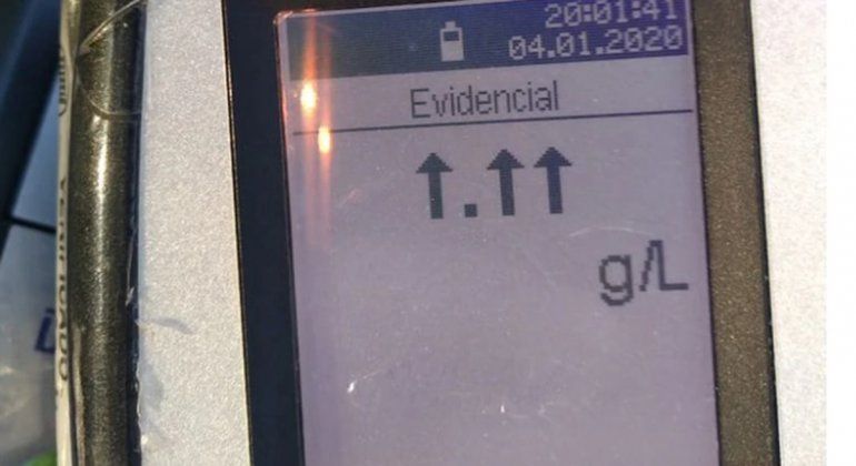 Un conductor superó el nivel máximo que puede medir un alcoholímetro.