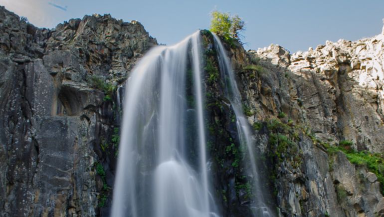 La región que rodea a Chos Malal ofrece bellezas naturales propias del norte neuquino. La región que rodea a Chos Malal ofrece bellezas naturales propias del norte neuquino.
