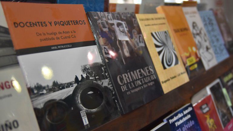 La mayoría de los escritores locales pagan para publicar sus libros.&nbsp;