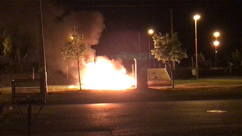 ¿Pirómano suelto en Cipolletti? Prendieron fuego contenedores de reciclaje