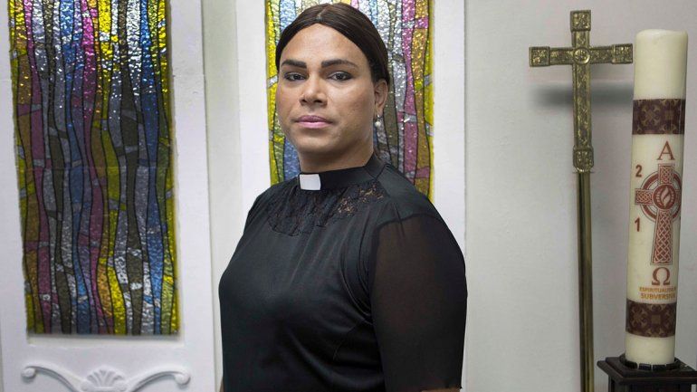 Tiene 37 años y es pastora de una iglesia protestante. Quiere contradecir la política de los poderosos en su país.