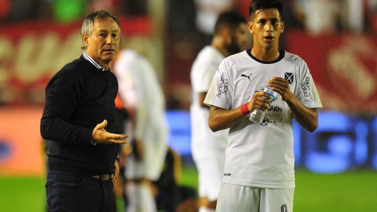 Meza, sobre su ex DT:  Holan me potenció y no voy a tirar mierda