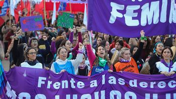 en 25 fotos: neuquen marcho en el 10° aniversario del ni una menos en 25 fotos: neuquen marcho en el 10° aniversario del ni una menos