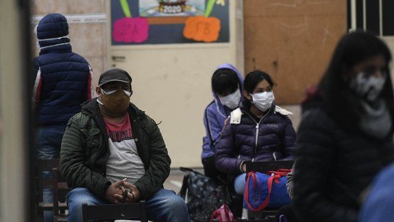 La curva de contagios se mantiene por encima de los 3 mil por día en el país