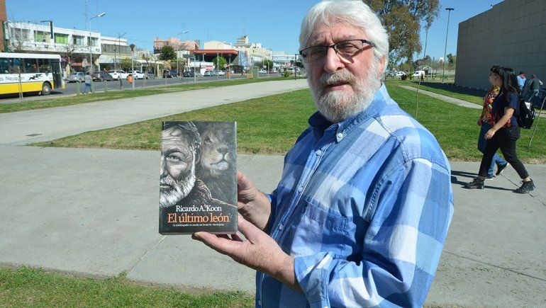 Neuquino premiado por escribir sobre Ernest Hemingway