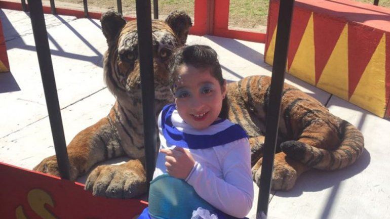 Varios actores se disfrazaron de gorilas y tigres para el espectáculo.