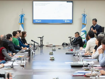 El ministro de Energía, Gustavo Medele, en la Legislatura. El ministro de Energía, Gustavo Medele, en la Legislatura.