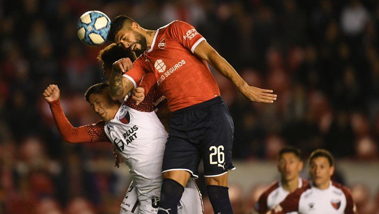 El Rojo ganó con un gol de arranque y otro sobre el final