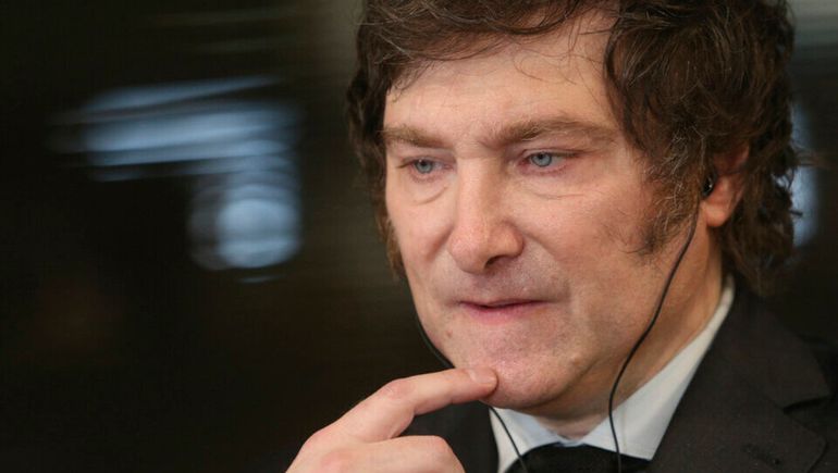 El gobierno continúa con la devaluación del 2% mensual del dólar. El gobierno continúa con la devaluación del 2% mensual del dólar.