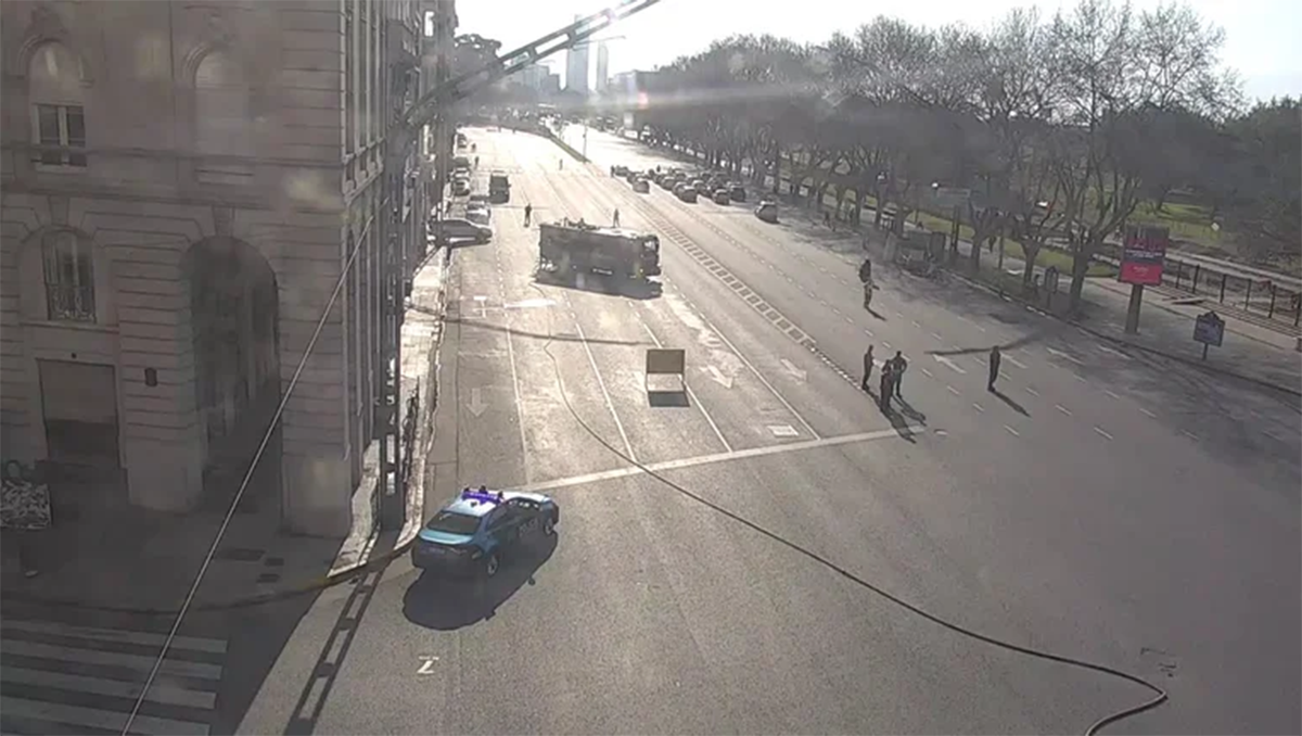 Corte de tránsito en Recoleta por un escape de gas tras un accidente