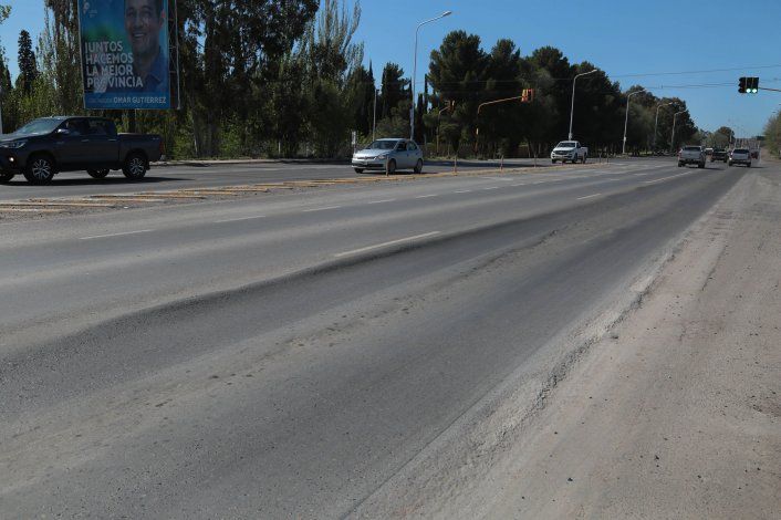 La Ruta 7, otra vez con pozos por el tránsito pesado
