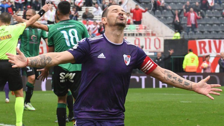 Final de la sequía: River goleó 4 a 1 a San Martín con doblete de Mora
