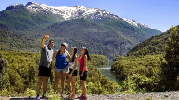 Una vez más, los incendios complican el turismo en la zona cordillerana. Una vez más, los incendios complican el turismo en la zona cordillerana.
