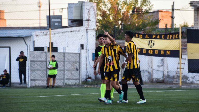 El Deca disfruta su presente y el traspié de su clásico rival