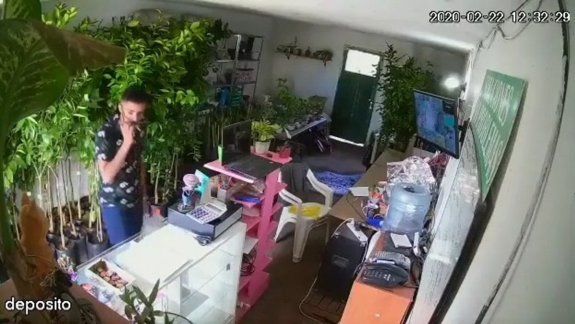 Centenario: fingieron ser clientes y robaron $38 mil de un vivero