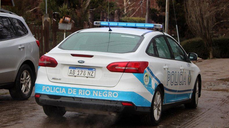 Personal de la Comisaría 4° intervino en la detención de uno de los sospechosos. Personal de la Comisaría 4° intervino en la detención de uno de los sospechosos.