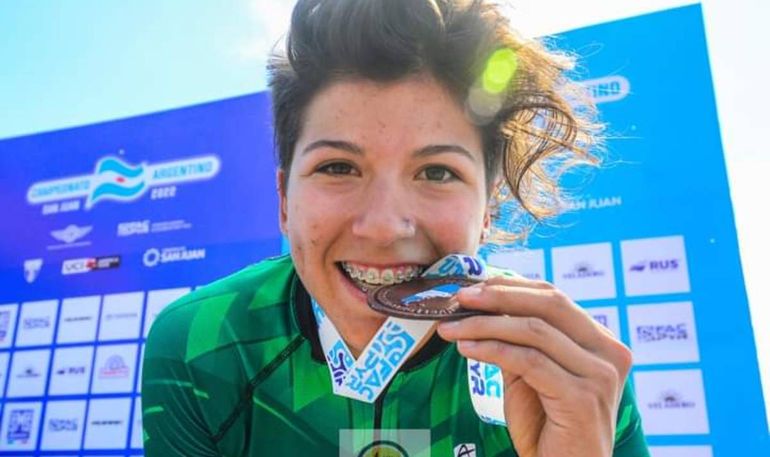 Abril Garzón, de Huinganco al mundo en bicicleta
