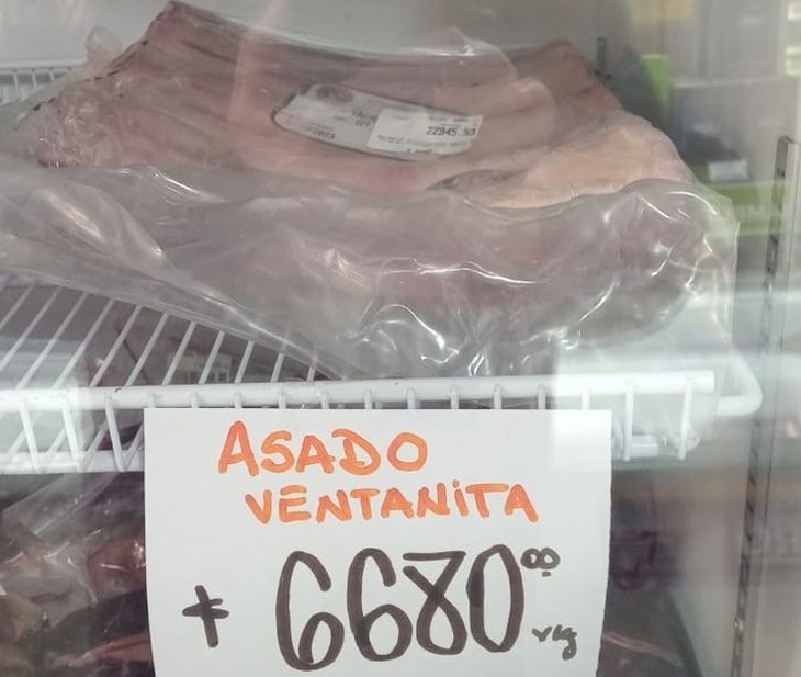 Los precios del asado de calidad llegaron a perforar los precios de los 6.000 pesos en algunas carnicerías. Los precios del asado de calidad llegaron a perforar los precios de los 6.000 pesos en algunas carnicerías.