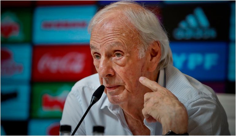 César Luis Menotti fue internado y preocupa su estado de salud