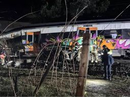 España sacudida por los accidentes de trenes. España sacudida por los accidentes de trenes.