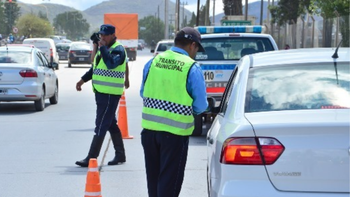 escandalo por un falso inspector de transito que pedia coimas millonarias