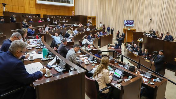 La Legislatura sancionó en general el proyecto enviado por el gobernador Rolando Figueroa.