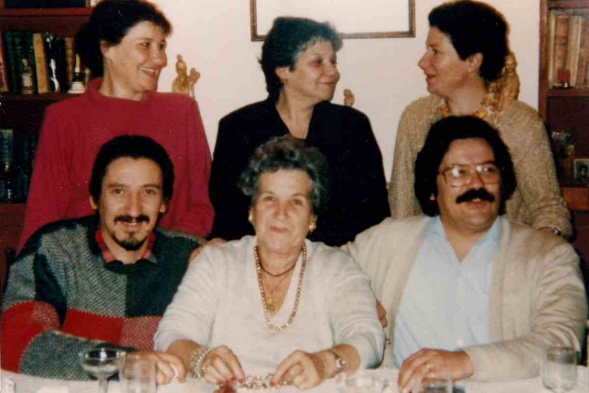Violeta y sus hijos.