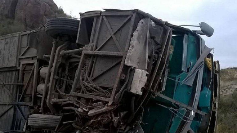 Los sobrevivientes aseguran que le pidieron al chofer que bajara la velocidad.