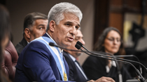 Motosierra total en San Luis: Poggi les pidió la renuncia a todos sus funcionarios para recortar el gasto político Motosierra total en San Luis: Poggi les pidió la renuncia a todos sus funcionarios para recortar el gasto político