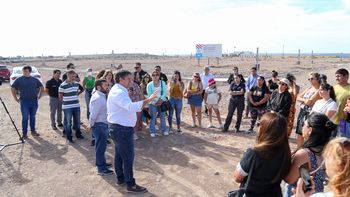 gaido confirmo 4.000 lotes con servicios, pese al ajuste de milei gaido confirmo 4.000 lotes con servicios, pese al ajuste de milei