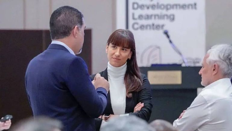 La ministra de Turismo de Neuquén, Leticia Esteves, en su misión por Japón convocada por el Banco Mundial. La ministra de Turismo de Neuquén, Leticia Esteves, en su misión por Japón convocada por el Banco Mundial.