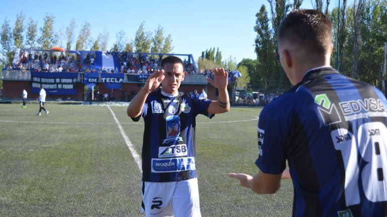 Al volante le tocó jugar suelto en la zona de ataque y respondió: tres goles y figura de la goleada en casa.&nbsp;