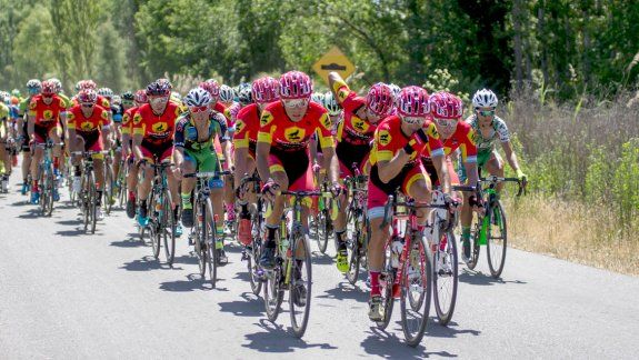 La 73ª edición de la tradicional prueba ya rueda las rutas de la región.