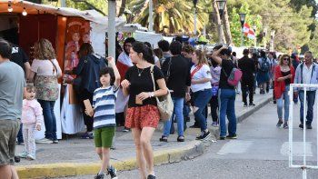 artesanos dicen que las ventas cayeron un 30% artesanos dicen que las ventas cayeron un 30%