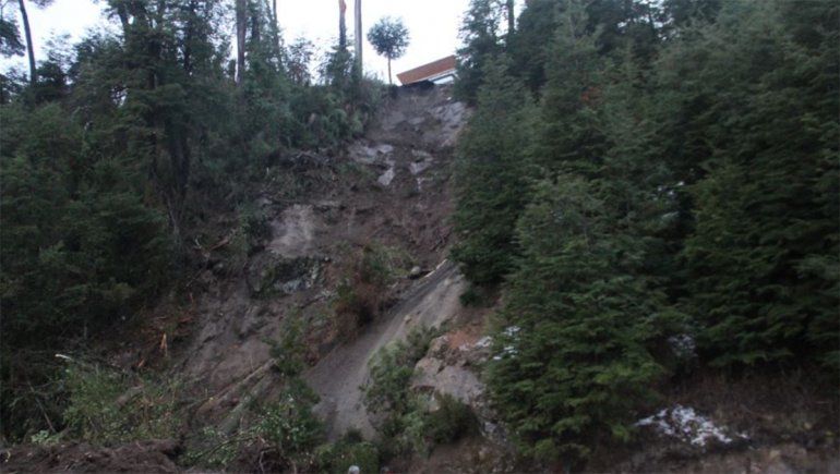 Aseguran que el deslave sobre Ruta 40 ocurrió por el manejo del agua