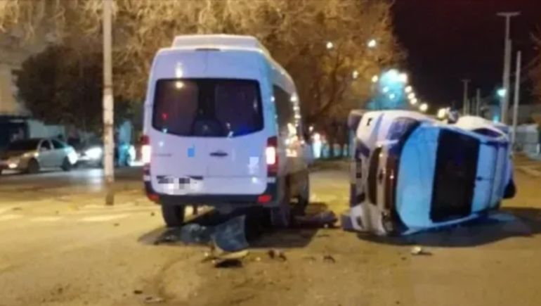 La Chevrolet S-10 que conducía la adolescente circulaba por una avenida de Comodoro Rivadavia y chocó con una Sprinter que iba por una perpendicular.