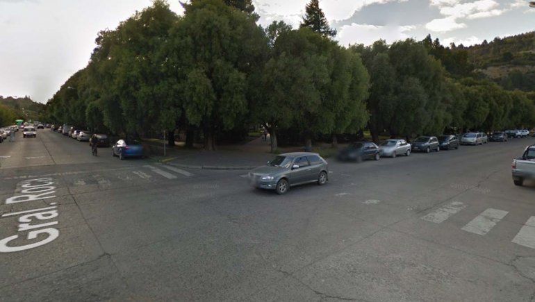 En esta esquina de San Martín de los Andes ocurrió el ataque sexual.