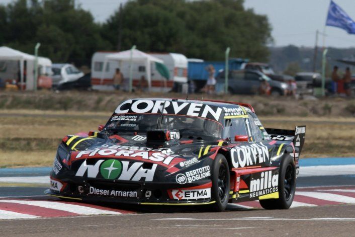 Manu Urcera comenzó la fecha del Turismo Carretera en la última posición luego de un accidente en la Serie.