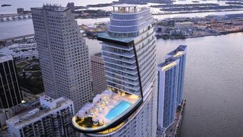 La denuncia fue presentada por la Asociación de condominios ante el Tribunal de Circuito de Miami-Dade. La denuncia fue presentada por la Asociación de condominios ante el Tribunal de Circuito de Miami-Dade.