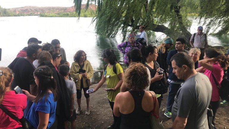 Con éxito se retomaron las caminatas a la confluencia de los ríos Limay y Neuquén