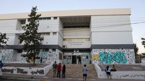 La mujer ingresó al establecimiento y agredió a las trabajadoras. La mujer ingresó al establecimiento y agredió a las trabajadoras.